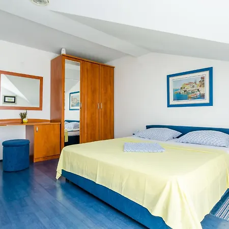 Beautiful In With House Sea View *