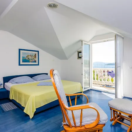 Beautiful In With House Sea View Apartment