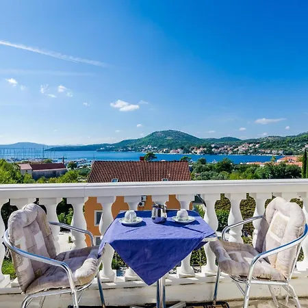 Beautiful In With House Sea View Apartmán *