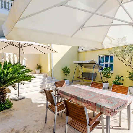 Beautiful In With House Sea View